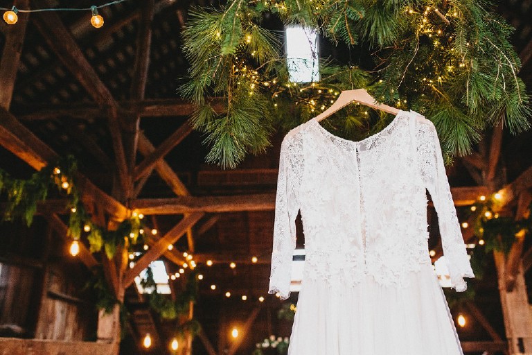 rustic african barn wedding at Windy Hollow Farm in the poconos by Kasey Ivan Photography