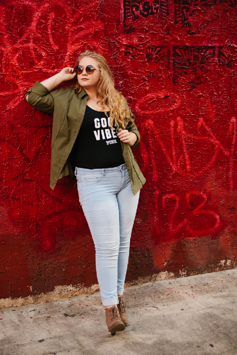 senior-photos-at-fdr-skatepark-and-philadelphia-chinatown-by-new-hope-photographer-kasey-ivan-photography-23