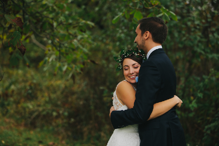 kam-and-kat-rustic-rainy-barn-wedding-in-bangor-pennsylvania-by-kasey-ivan-photography-25