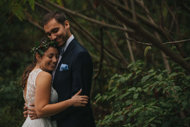 kam-and-kat-rustic-rainy-barn-wedding-in-bangor-pennsylvania-by-kasey-ivan-photography-28