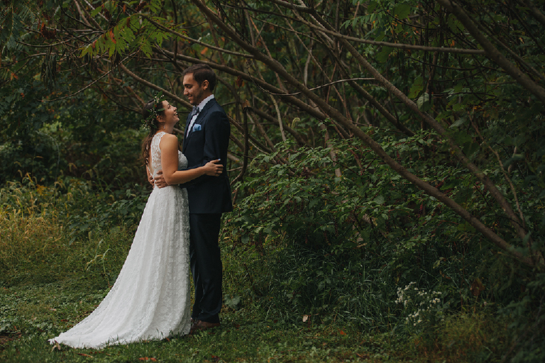 kam-and-kat-rustic-rainy-barn-wedding-in-bangor-pennsylvania-by-kasey-ivan-photography-29