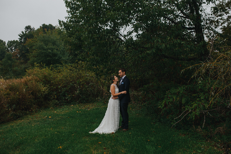 kam-and-kat-rustic-rainy-barn-wedding-in-bangor-pennsylvania-by-kasey-ivan-photography-33