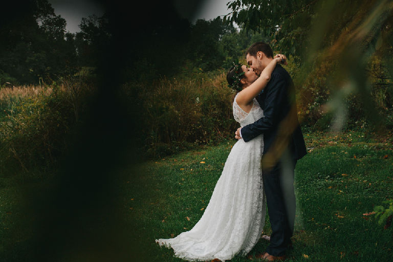 kam-and-kat-rustic-rainy-barn-wedding-in-bangor-pennsylvania-by-kasey-ivan-photography-34