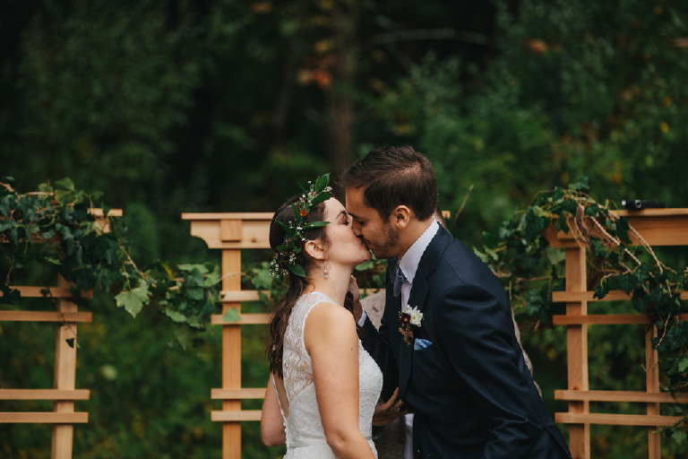 kam-and-kat-rustic-rainy-barn-wedding-in-bangor-pennsylvania-by-kasey-ivan-photography-58