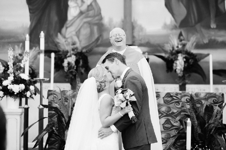 courtney-eric-newtown-wedding-photography-at-rosebank-winery-by-new-hope-photographer-kasey-ivan-photography-37